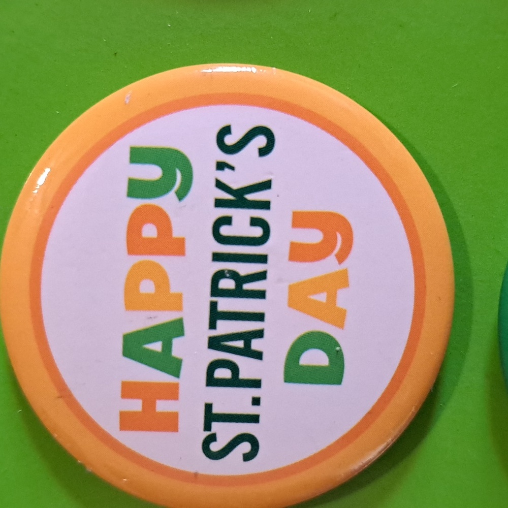 St. Patrick's Day Button Metal 6-pc Pin Set - Picture 6 of 7